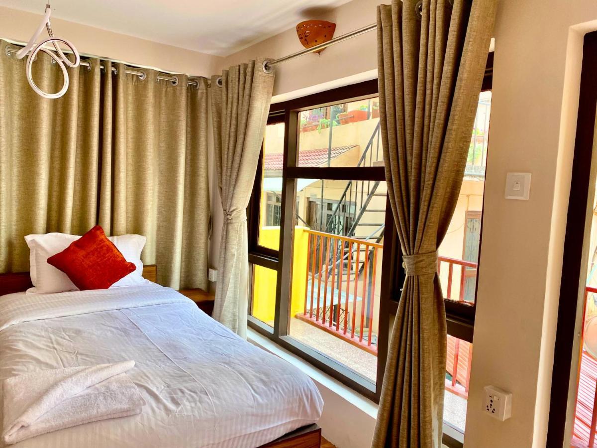 Hotel Pala Катманду Екстер'єр фото