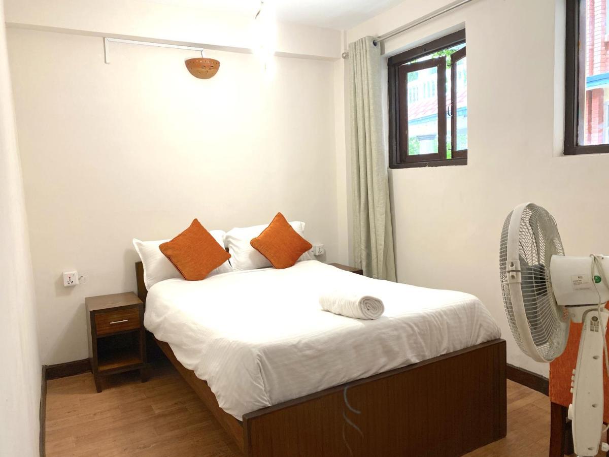 Hotel Pala Катманду Екстер'єр фото