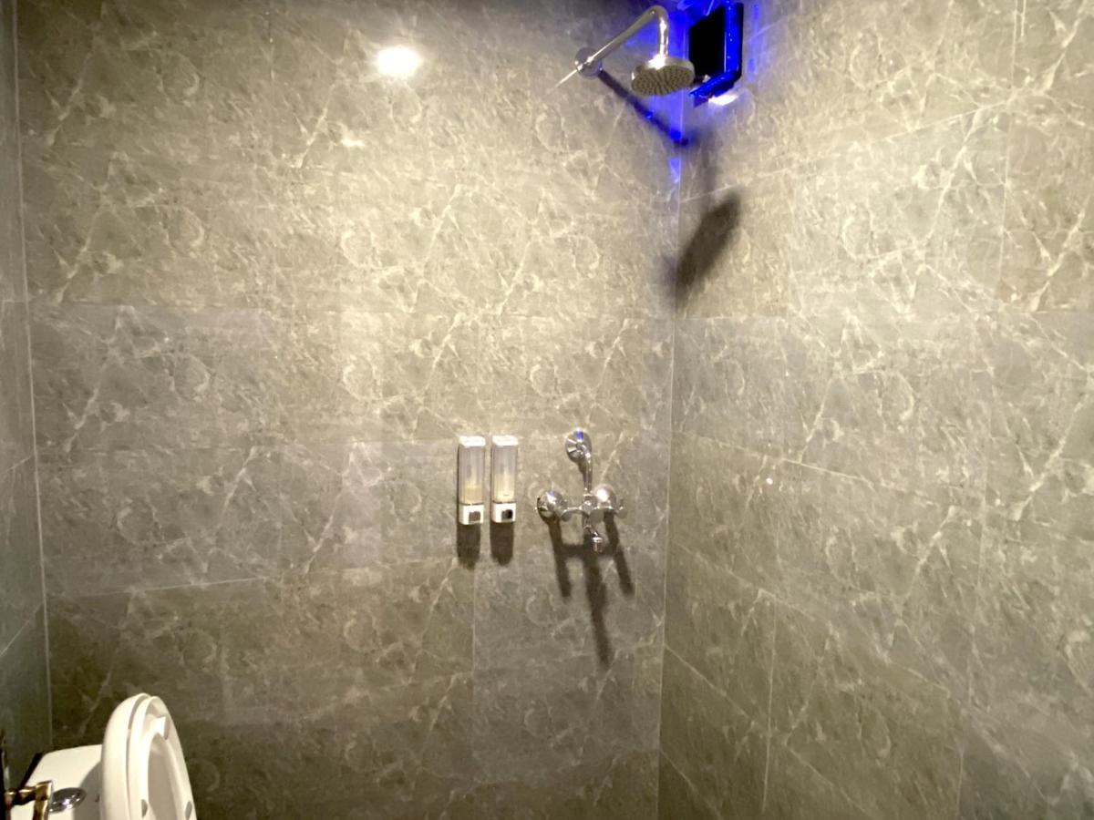 Hotel Pala Катманду Екстер'єр фото
