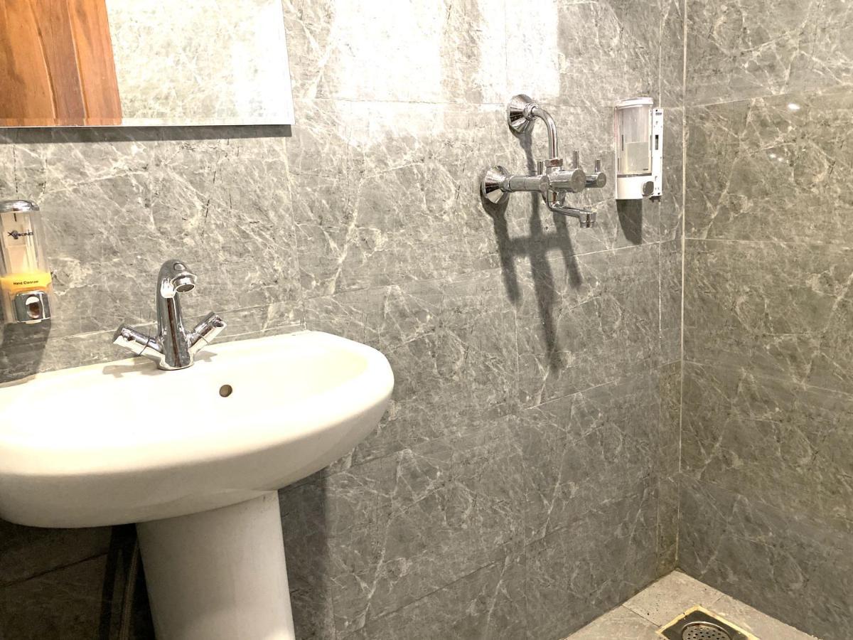 Hotel Pala Катманду Екстер'єр фото